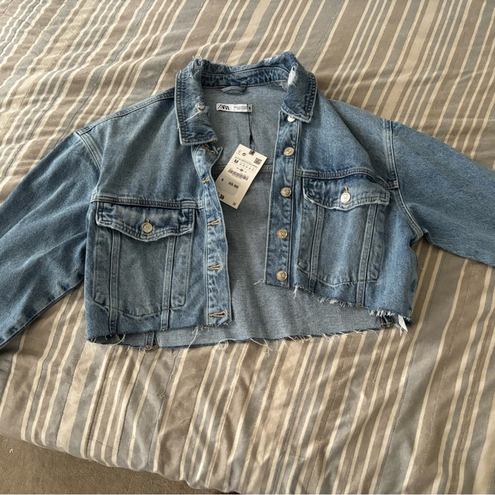 Cropped Zara jacket